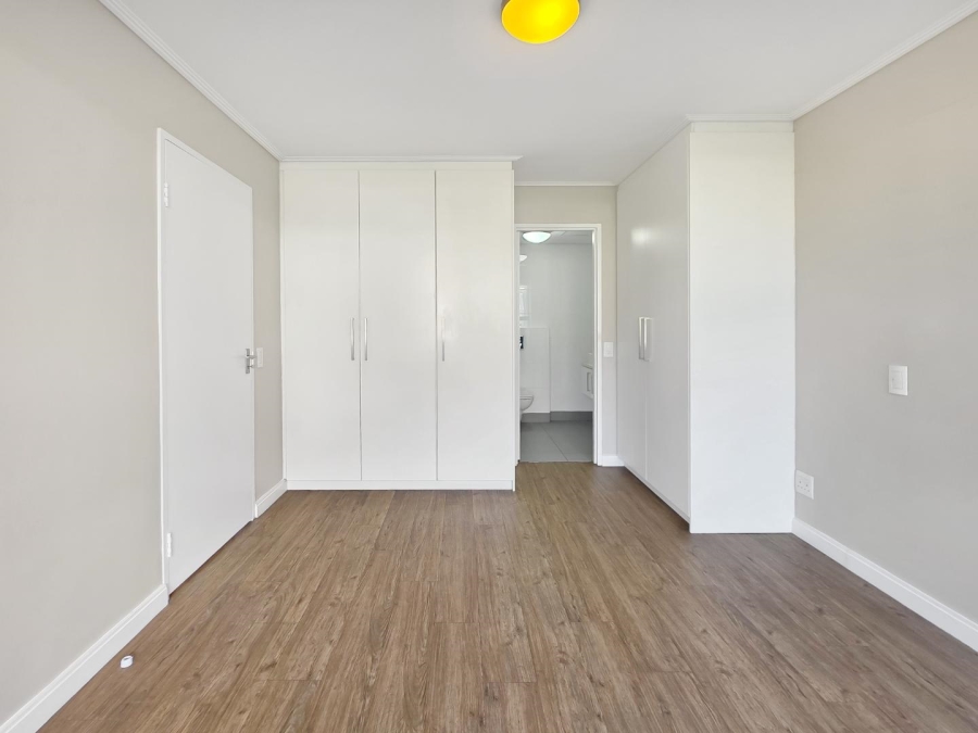 2 Bedroom Property for Sale in Vredehoek Western Cape